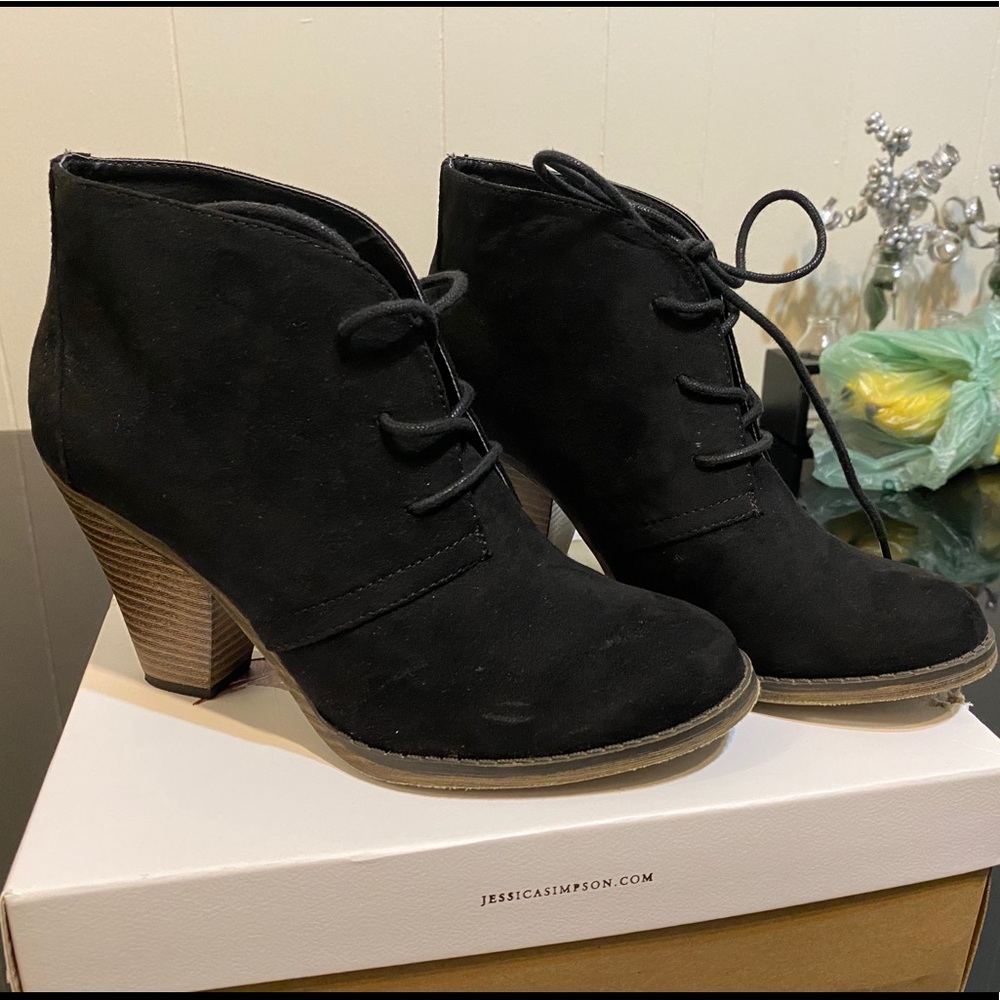 Boots - Picture 3 of 3